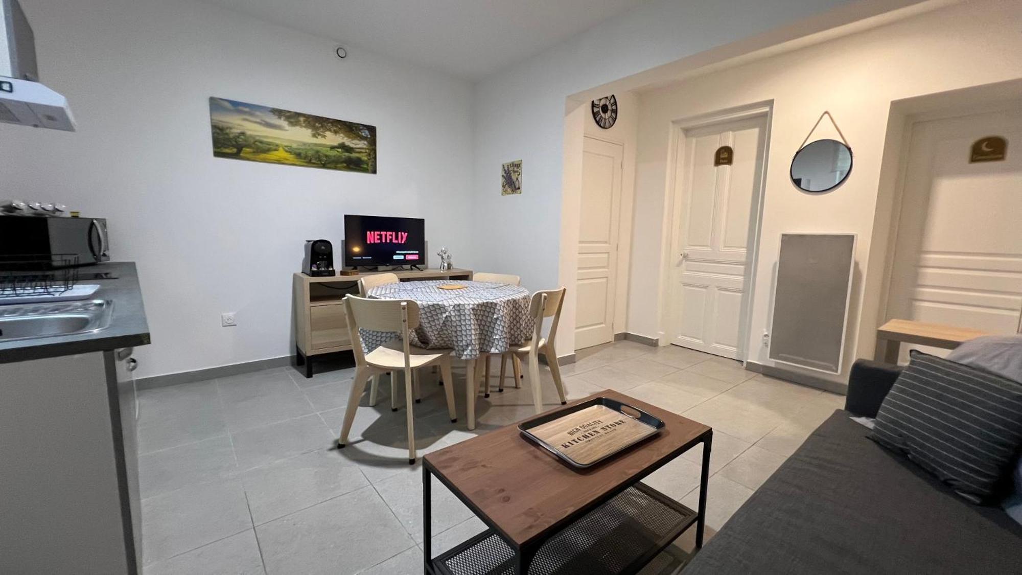 Fenix Appartement T2 40 M2 Cosy Rdc Plein Centre Ville Pierrelatte Extérieur photo