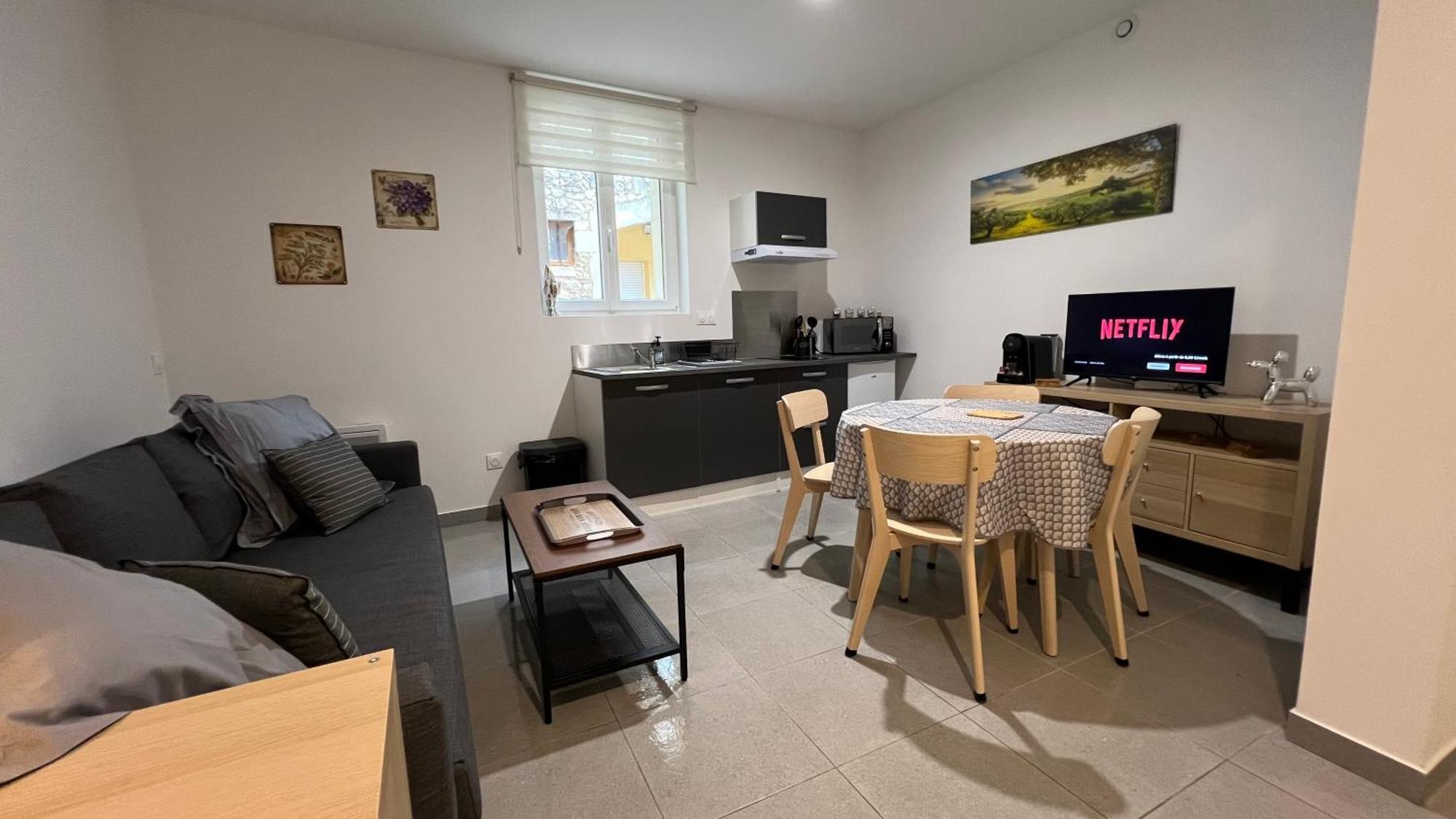 Fenix Appartement T2 40 M2 Cosy Rdc Plein Centre Ville Pierrelatte Extérieur photo