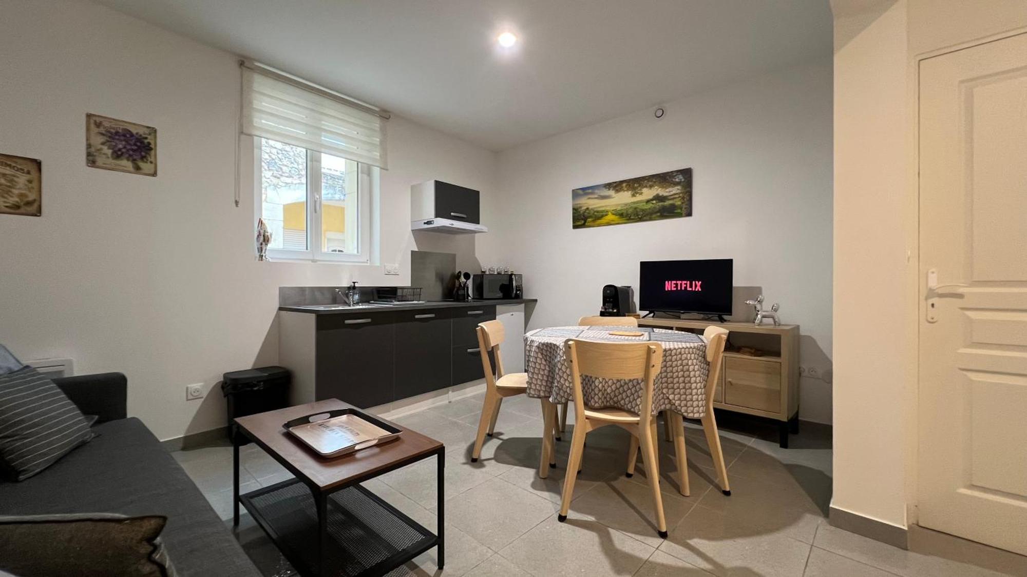 Fenix Appartement T2 40 M2 Cosy Rdc Plein Centre Ville Pierrelatte Extérieur photo